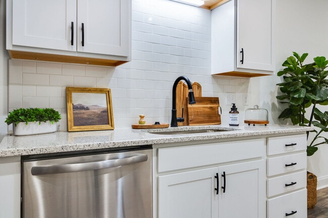 Photo - Parkway Villas