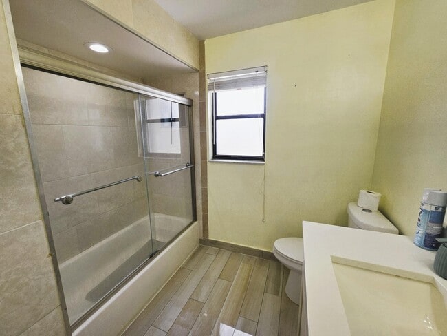 Photo - 5885 Northpointe Ln