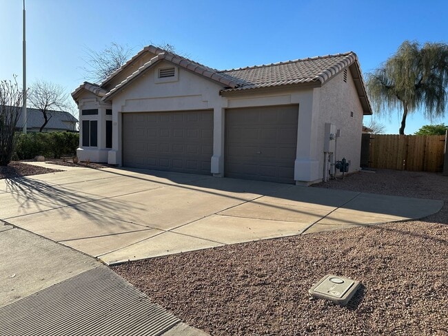 Building Photo - COMING SOON IN CENTRAL CHANDLER!!! Rental