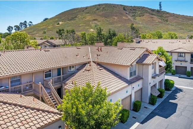 Photo - Upper 2 Bedroom, 2 Bath in Rancho Santa Margarita with Garage and Parking, be Home by New Years! Unidad 172