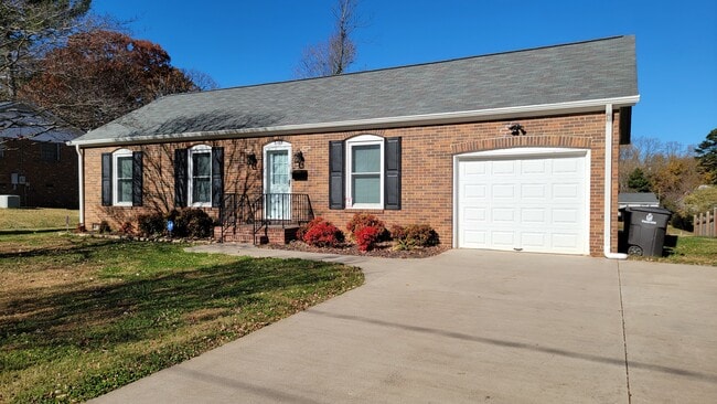 Photo - 1789 Hausman Dr