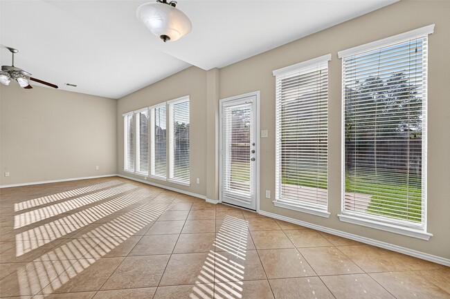 Photo - 2606 Waterbrook Ln