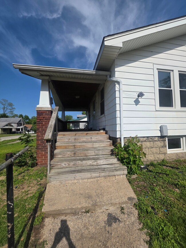 Photo - 1705 E N St