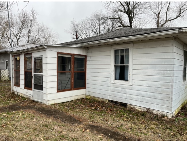 Photo - $590 MONTH / $1000 DOWN