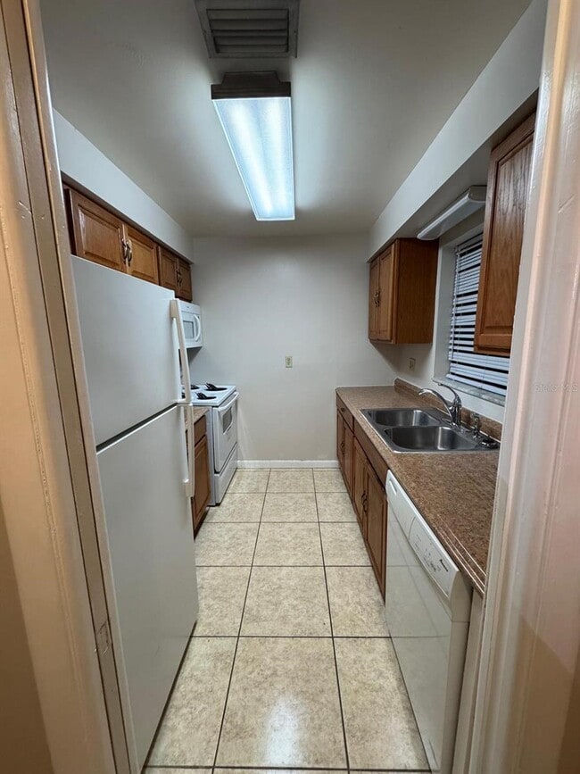 Photo - 2050 Oleander Blvd