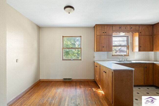 Photo - 601 Oak St Unit 601 OAK STREET  1