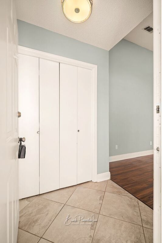 Photo - 3510 Silvertree Ln