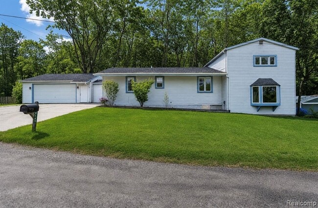 Photo - 8165 Leonard Dr