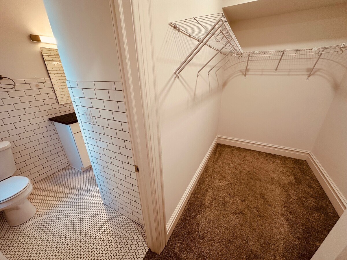 Photo - 11 N Beaver St