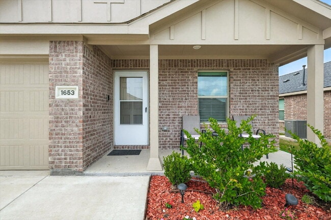 Photo - 1-story, 3 Bedrooms, 2 Bathrooms. Master's bedroom with ensuite bathroom and roomy walk-in closet