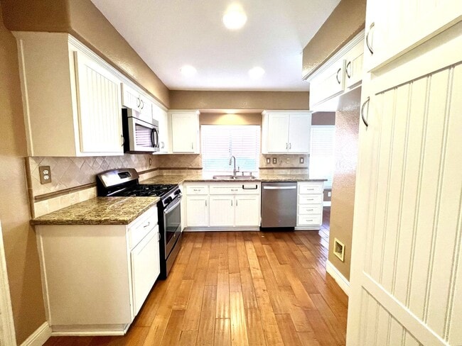 Photo - Beautiful 4 Bedroom, 2.5 Bath Single Famil...