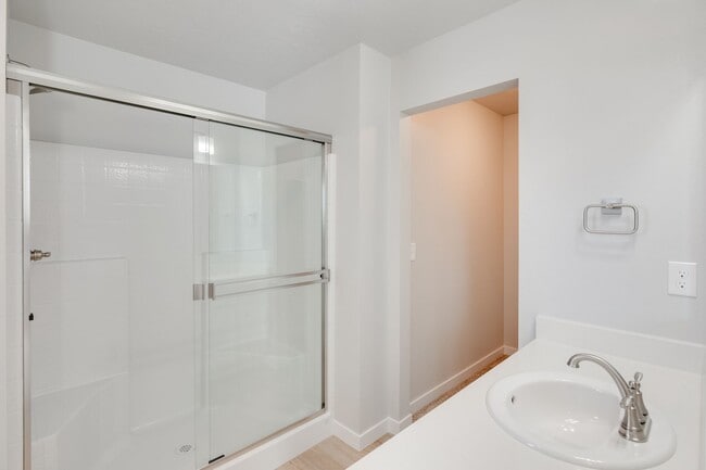 Building Photo - This gorgeous 3 bedroom, 2.5 bath townhome is 1440 square feet of HOME!