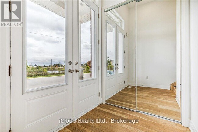 Photo - 925 Hickory Cres