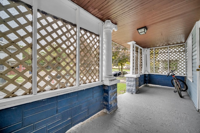 Photo - 2826 E 124th St Unidad B