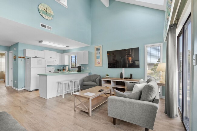 Photo - Fully Furnished W/ All Utilities Included!... Unit 1J