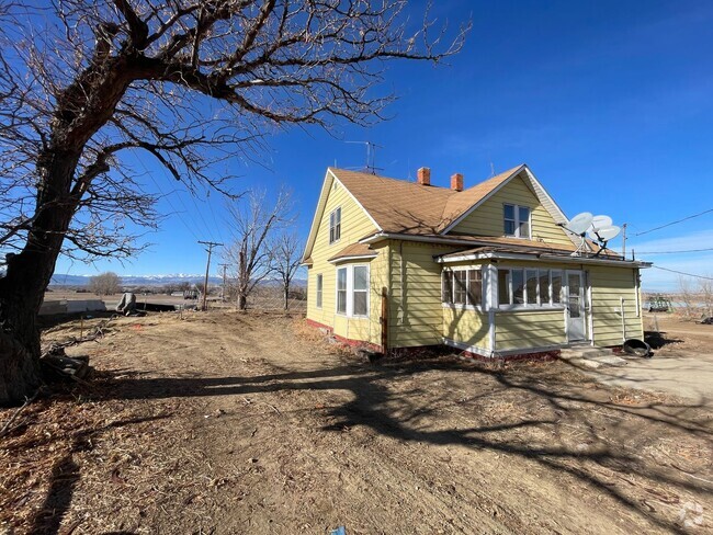 Building Photo - Rustic 3 bedroom 1 bathroom home in Erie!