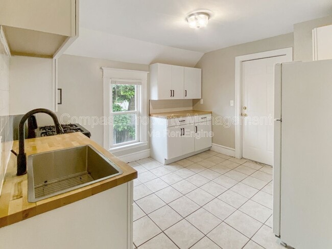 Photo - 111 Canton St SW