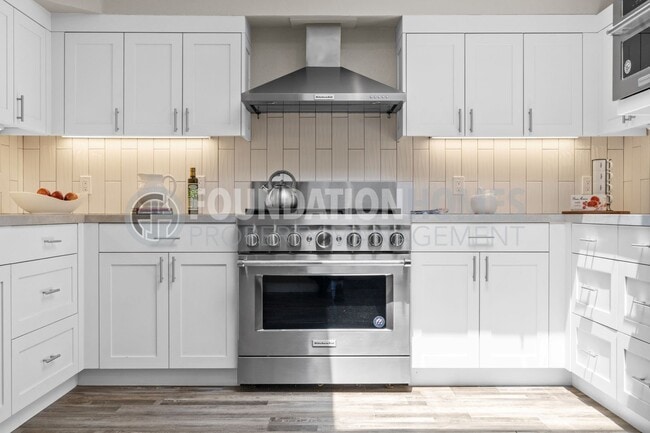 Photo - Charming 3 bed/2.5 bath in the heart of do...