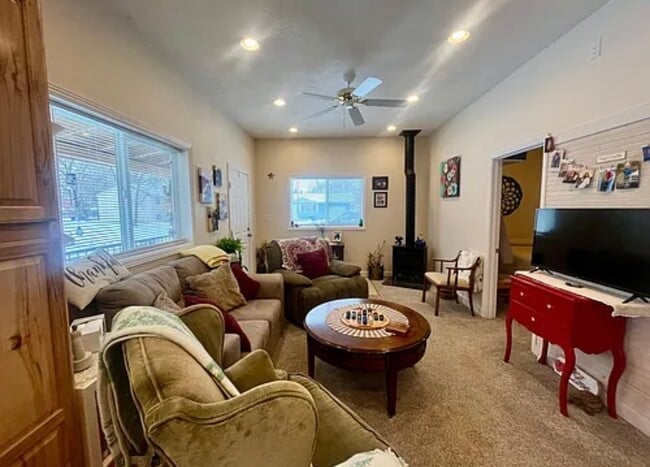 Photo - 2 Bedroom Charmer in Roberts