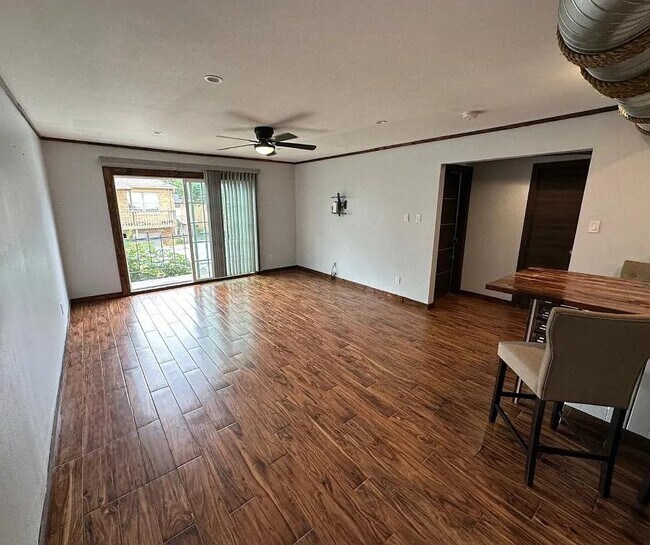 1909 Brun St Unit 5