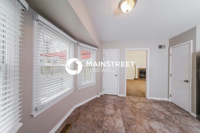 Photo - 3 Bedroom Pet-Friendly Home in Louisville, KY with Main Street Renewal