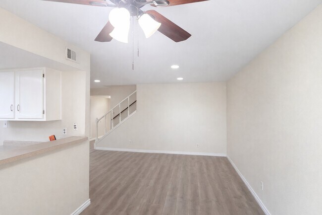 Photo - 14555 Wunderlich Dr Unidad 2609