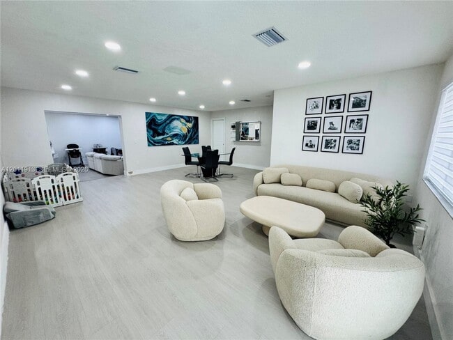 Photo - 75 SW 18th Ave