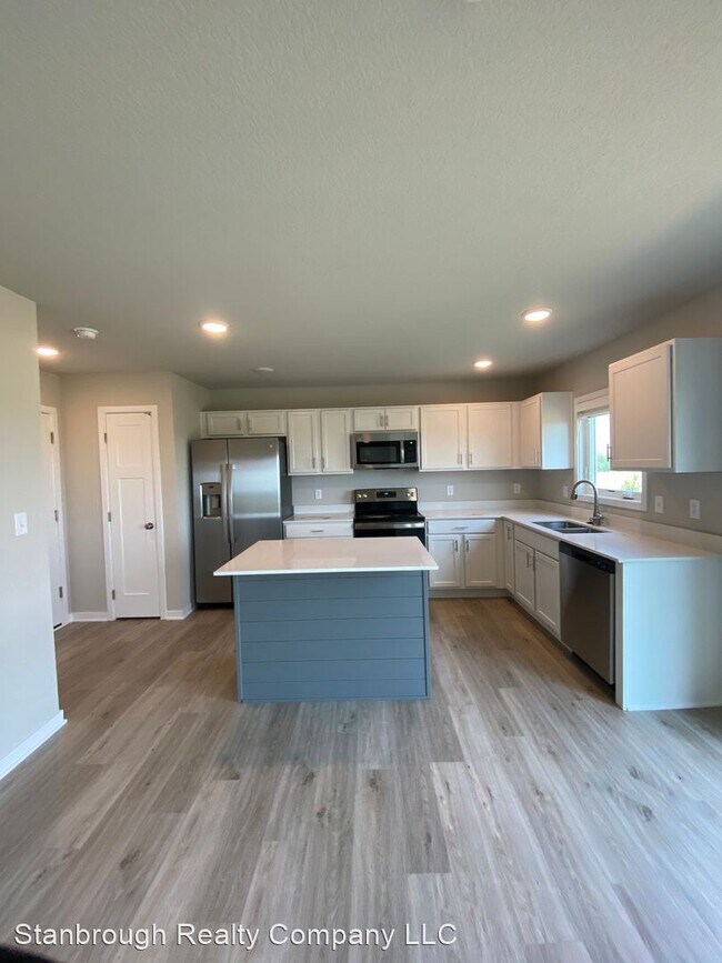 Photo - 4 br, 3 bath House - 917 Knoll Drive