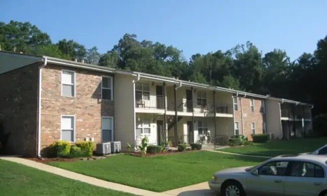 Photo - 380 Regal St