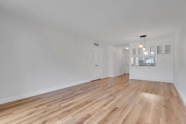 Building Photo - 1250 S Denning Dr Unit 127