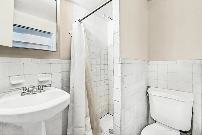 Photo - 325 E 89th St Unit 1