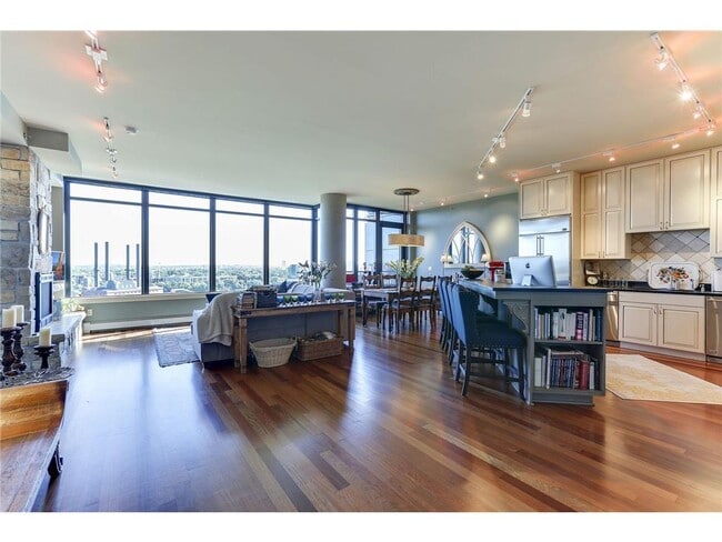 Building Photo - 215 10th Ave S Unit 1008 Rental