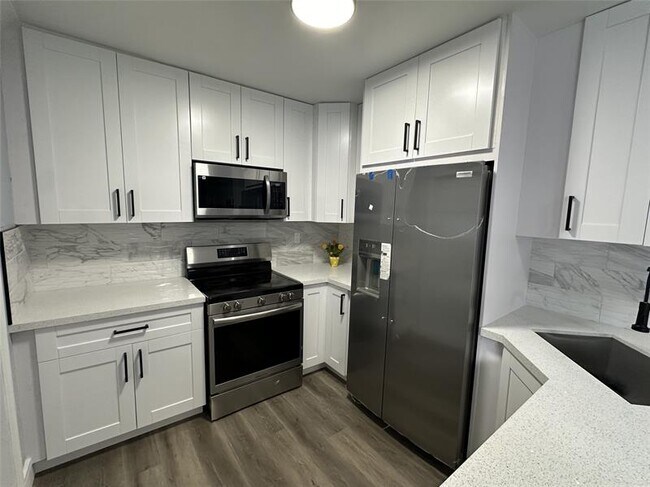 Photo - 814 SW 12th Pl