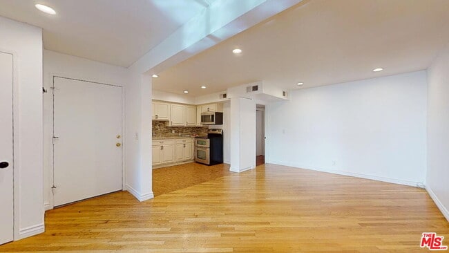 Photo - 5652 Yolanda Ave Unidad 6