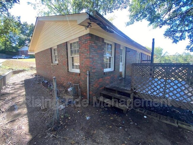 Photo - 118 39th Ave NE