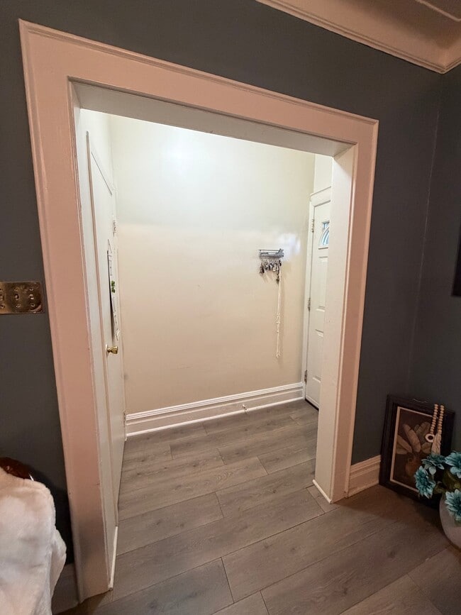 16 Hazel Pl Unit 1