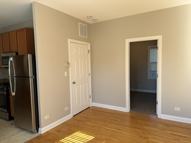 Photo - 1845 N Honore St Unit 2C