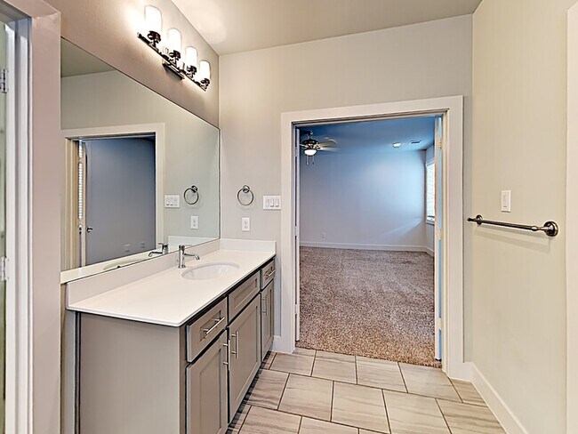 Photo - 326 Wimberly St