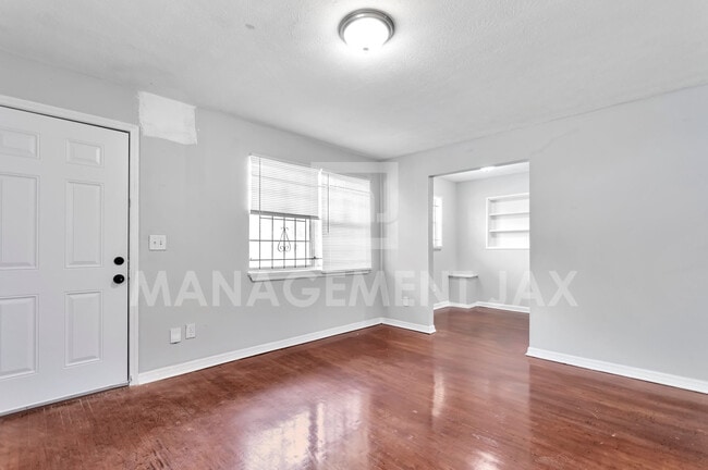 Photo - 2128 W 15th St
