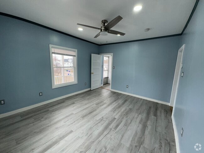 Building Photo - 17 Louise St Unit 2 Rental