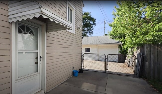 Photo - 8483 Harding St