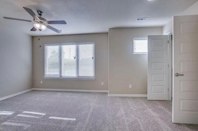 1586 - 1610 N Wish Ln