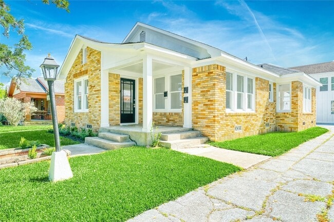 Photo - 1569 Elliott St