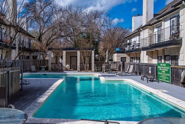 Building Photo - 1307 Kinney Ave Unit 103