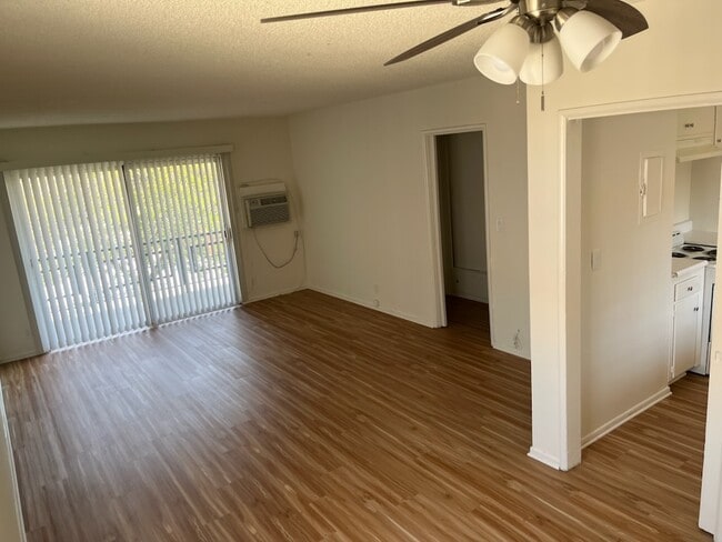 Photo - 7107 Etiwanda Ave