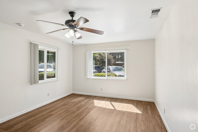 2BR, 1BA - 800SF - Living Room - Woodside Gardens Apartments