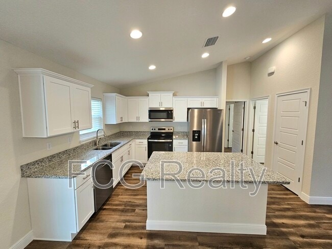 Photo - 661 E Vercelli Ln