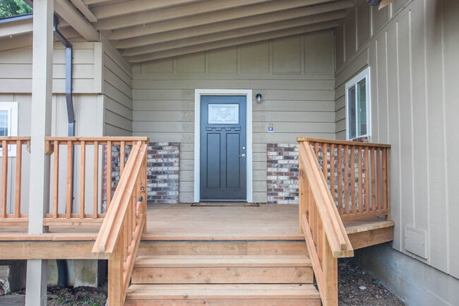 Photo - 2100 Kenwood Dr