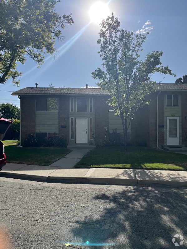 Building Photo - 2636 S Forest Dale Cir Unit 2636 Rental