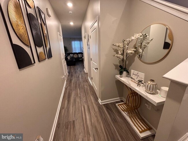 Building Photo - 255 Maple Run Dr